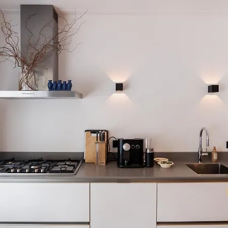 Bright 2-bedroom With Garden In South * Amszterdam