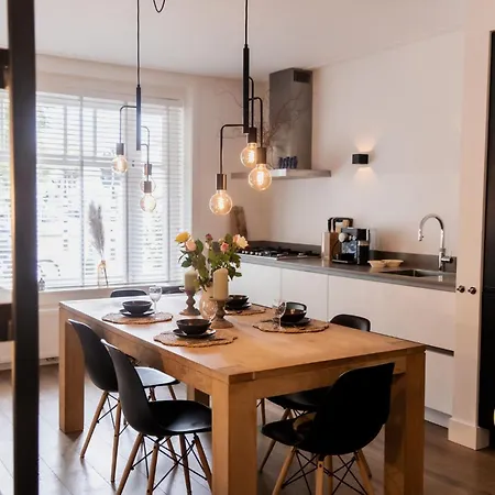Bright 2-bedroom With Garden In South Апартаменты