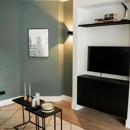 Bright 2-bedroom With Garden In South Апартаменты